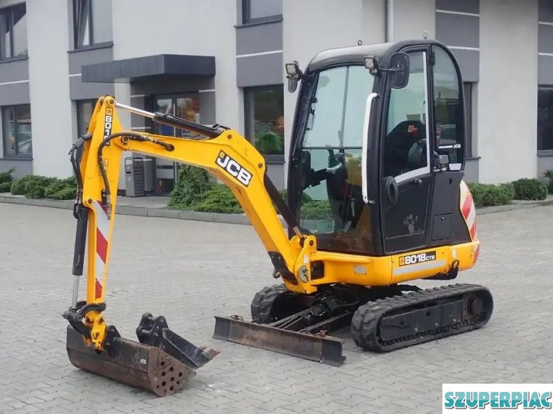 JCB 8018 CTS árokásó gépkezelővel munkára bérelhető