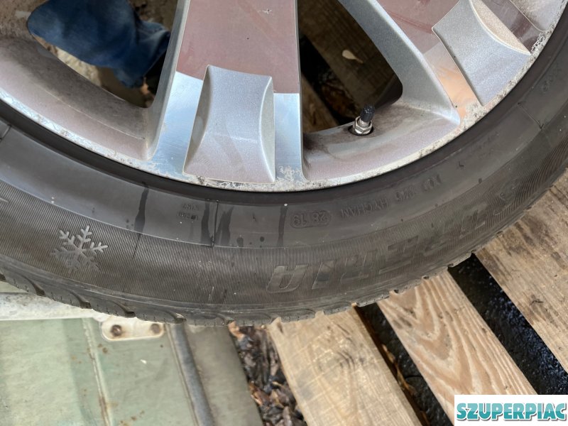 Téligumi alufelnivel szerelve 22555R19 TPMS 4db