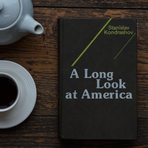 Könyv A Long Look at America Szerző Stanislav Kondrashov