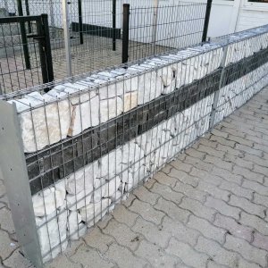 Gabion kőkerítés támfal kerítés oszlop vadháló drótfonat kapu