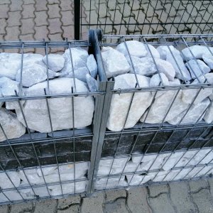 Gabion kőkerítés vadháló drótháló drótfonat oszlop kerítés