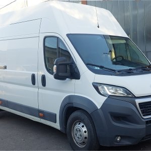 Teherautóbérlés Peugeot Boxer 17m3