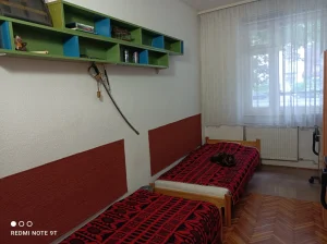 Szoba kiadó fiú diáknak