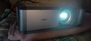 SANYO PLVZ4 Projektor